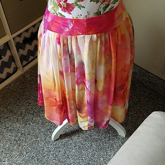 Liz Claiborne Dresses & Skirts - 12 plus  flower skirt